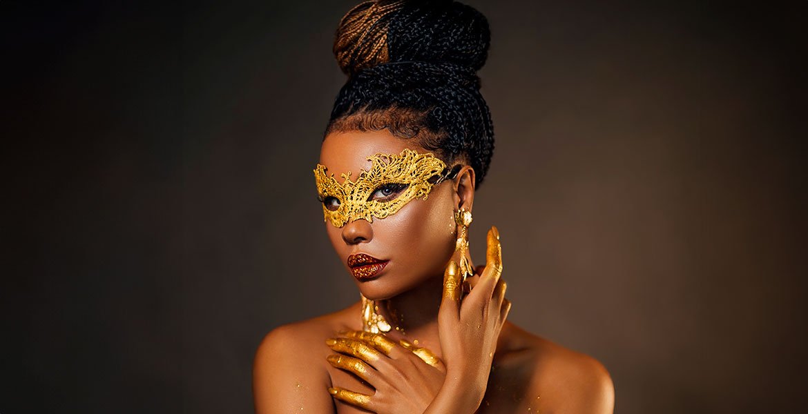 O coque alto é uma boa opção de penteado simples